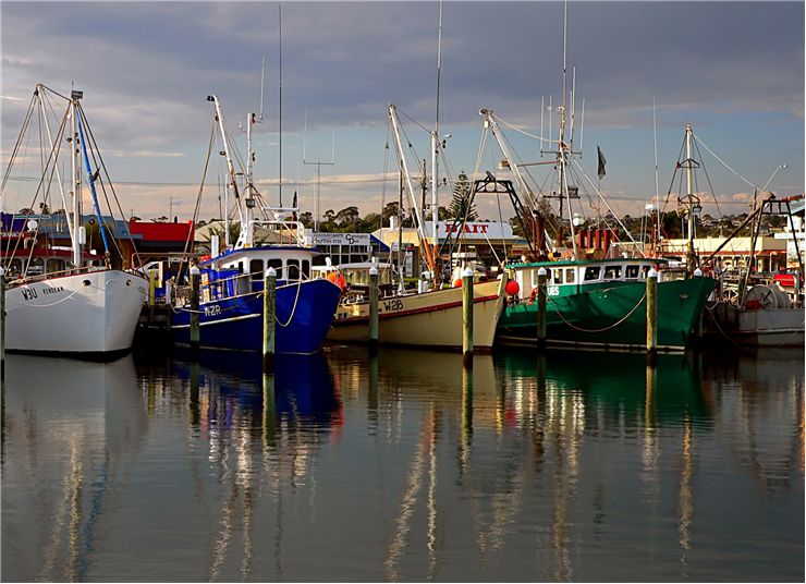 Picture Of Fishing Boats For Commercial Fishing